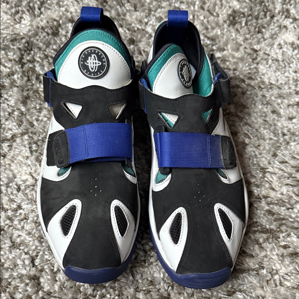 Nike Air Huarache Size 11